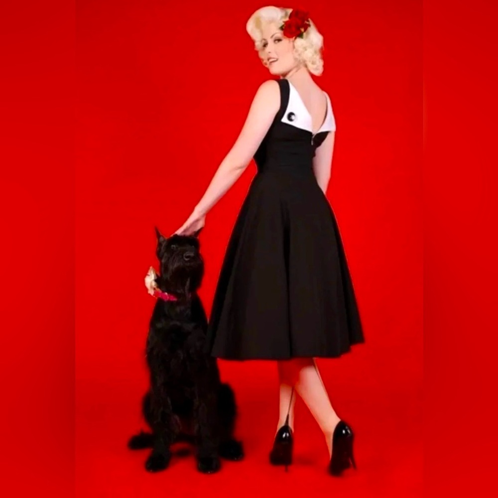 Bettie Page “Jazmin” Front Keyhole, Open Back Dress